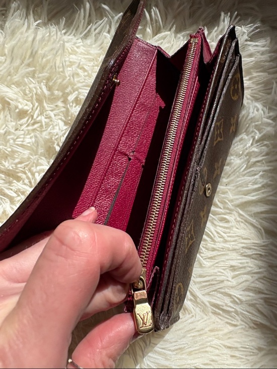 Monogram, Louis Vuitton, Sarah wallet/ crossbody with fuchsia interior - Picture 12 of 16